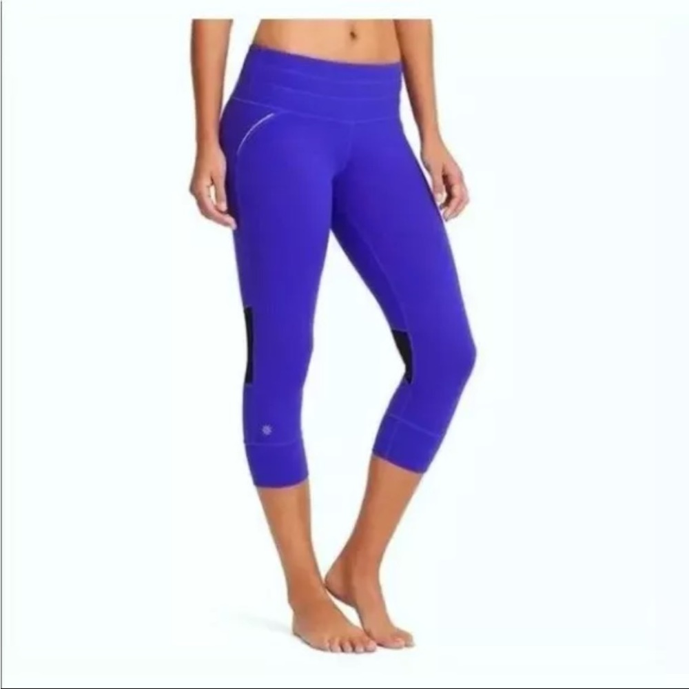 ATHLETA Relay mesh pocket blue capri pants athletic pilates yoga leggings L
